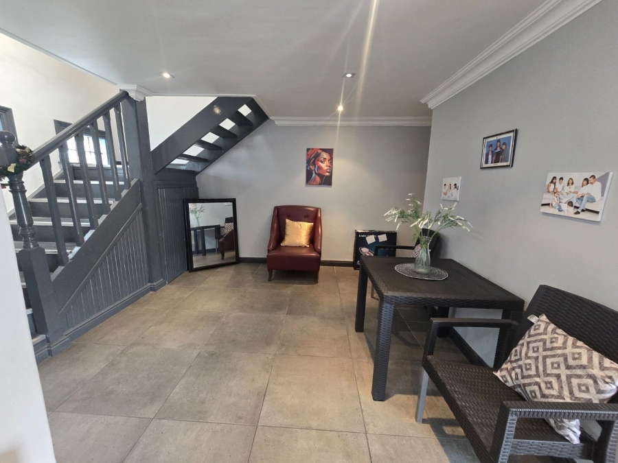 5 Bedroom Property for Sale in Portlands Western Cape